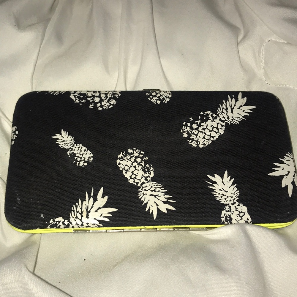 Pineapple wallet